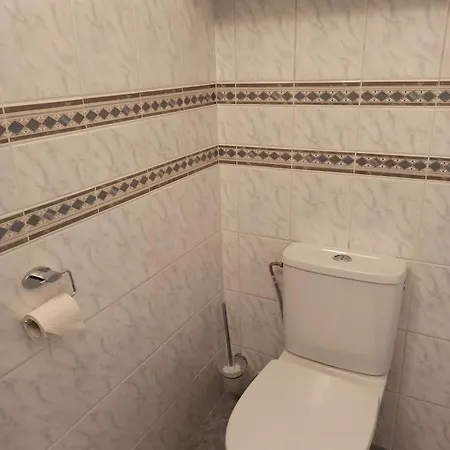 Pri Nemocnici So Sukromnym Bezplatnym Parkovanim Banská Bystrica