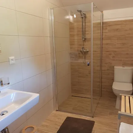 Pri Nemocnici So Sukromnym Bezplatnym Parkovanim Apartmán