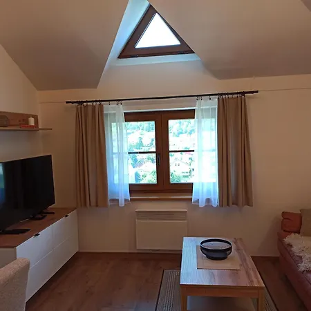 Podlavice Apartment *